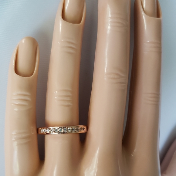 HOST PICK!!! ⭐ 18k Channel Set Band - Picture 7 of 8